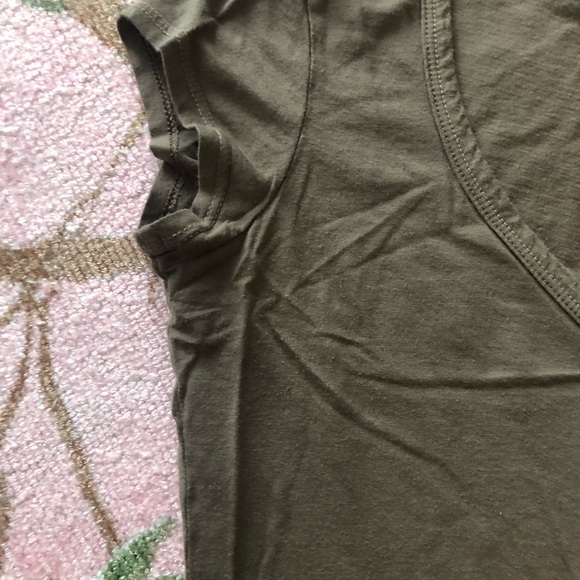 Market v neck tee - olive green - Picture 7 of 11
